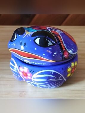 Hand-Painted Mexican Folk Art Frog Trinket Box